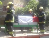بالفيديو والصور.. مدير أمن المنوفية يتقدم جنازة الشهيد النقيب محمد عصام