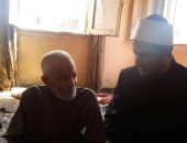 الإمام الأكبر يوجه بمساعدة أستاذ تفسير وتلبية متطلباته من علاج وسكن