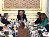 رئيس الوزراء يلتقى نائب بنك الاستثمار الأروربى بحضور سحر نصر  