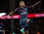 صحيفة ليكيب: الاشتباك بين نيمار وكافانى انتقل إلى غرفة الملابس