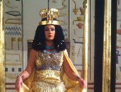 هند صبرى تسقط من على عرش "حتشبسوت" أثناء تصوير فيلم "الكنز"