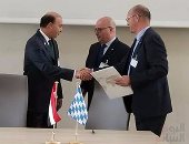 بالصور.. مهاب مميش: توقيع اتفاقيات مع البافارية الألمانية لإنشاء 5 مصانع شرق بورسعيد