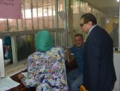 بالصور.. وزير القوى العاملة يتفقد طلبات راغبى العمل بإحدى دول الخليج