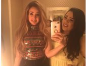 شيماء سيف تنشر صور لها جديدة مع هنا الزاهد من زفاف "حمدى واسراء"