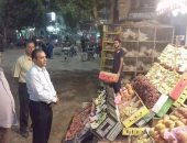 رئيس مدينة أبوقرقاص بالمنيا يتابع الالتزام بـ"التسعيرة" فى السوق الشرقى