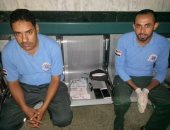 طاقم سيارة إسعاف بالسويس يعثر على مبلغ مالى مع مصاب فى حادث ويسلمه للشرطة