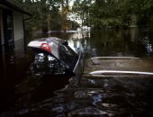 بالصور.. وفاة 8 مسنين جراء الإعصار إرما و"ترامب" يزور فلوريدا لتفقد الأضرار