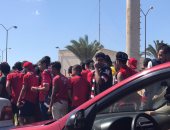 بالصور.. تفتيش ذاتى لجماهير الأهلى قبل مواجهة الترجى بدورى الأبطال