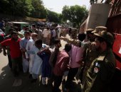 بالصور.. باكستانيون يصوتون فى أول انتخابات فرعية 