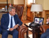 وزير الشباب والرياضة يستقبل رئيس البورصة المصرية