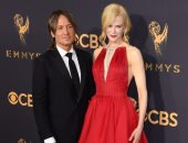 بالصور ..نيكول كيدمان ساحرة على السجادة الحمراء لحفل توزيع جوائز Emmy