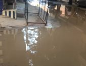 بالصور.. غرق شارع الإمام الحسين ببولاق الدكرور فى مياه الصرف الصحى