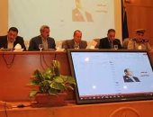 محافظ دمياط يعقد اجتماعا موسعا لبحث الاستعدادات لاستقبال العام الدراسى 