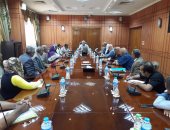 محافظ بورسعيد:الكتاب المدرسى الأساس وعقوبات رادعة لمن يصدر الملازم الدراسية