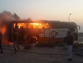 بالفيديو.. النيران تلتهم أتوبيس ركاب فى أبو زنيمة بجنوب سيناء دون إصابات