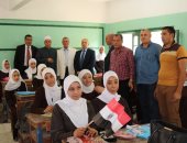 بالصور.. محافظ كفر الشيخ يمنح مكافأة للعاملين بالمنطقة الأزهرية ومعهد فتيات