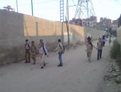 بالصور ..توافد التلاميذ على المدارس بصحبة أولياء أمورهم بكفر الشيخ