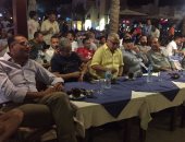 بالفيديو والصور.. العلايلى ورامى إمام والعدل يشاهدون مباراة الأهلي فى "الجونة"