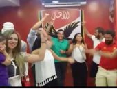 جماهير أردنية تحتفل بفوز الأهلي على الترجي بمقر راعية ملابس الأحمر