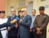 محافظ بورسعيد يلقى تحية العلم بالمدرسة الثانوية العسكرية بأول أيام الدراسة