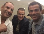 محمد لطفى ينشر صورة مع الهضبة عمرو دياب.. ويعلق: أحلى سيلفى