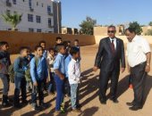 بالصور .. رئيس مدينة أبورديس يتفقد مدرسة اللواء فريد عزت لمتابعة اليوم الدراسى