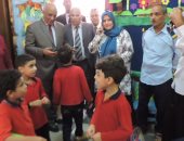 مدير أمن البحيرة يتفقد مدارس دمنهور للاطمئنان علي الحالة الأمنية