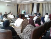 بالصور.. مساعد وزير الداخلية لمحور قناة السويس يجتمع بموظفى الإدارة