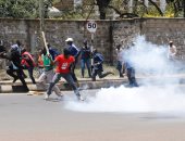 شرطة كينيا تطلق الغاز المسيل للدموع على محتجين فى العاصمة