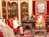 ملك البحرين يتسلم دعوة الرئيس السيسى لحضور المنتدى العالمى للشباب