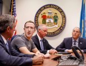 الجارديان: فيس بوك يعزز جهود اللوبى فى الكونجرس مع إدلاء زوكربيرج بشهادته
