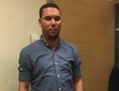 بالصور.. مخدرات فى "المش".. ضبط راكب حاول تهريب أقراص مخدرة بمطار برج العرب