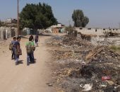 بالصور.. شكوى من تراكم القمامة بعزبة سعد موسى فى سمالوط بالمنيا