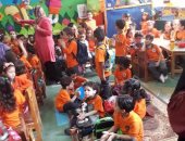 العدد فى الليمون.. تلاميذ "kg" يفترشون الأرض فى مدرسة تجريبى والفصل 150 تلميذا