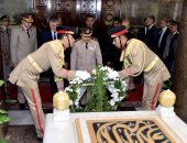الرئيس السيسى ينيب وزير الدفاع لوضع إكليل زهور على ضريح جمال عبد الناصر
