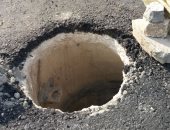 خد بالك حفرة مفتوحة فى نهاية طريق كفر صقر.. ومطالب بردمها تجنبا للحوادث