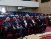 بالصور.. ندوة عن مبادرة النخلة الكريمة بالوادى الجديد على هامش زيارة الوزراء