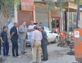 مساعد محافظ كفر الشيخ يتابع رفع كفاءة طريق وربط خط الصرف بقرية شنو بالرئيسى