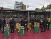 بالصور.. جماهير برشلونة تحتشد أمام "كامب نو" لحضور مباراة لاس بالماس