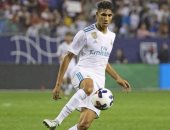 ريال مدريد يستقر على تمديد عقد أشرف حكيمى حتى 2023 