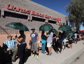 بالصور.. مئات الأمريكيين يصطفون للتبرع بالدم لمصابى حادث لاس فيجاس