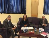 غادة والى تجتمع بوزير العمل الأردنى لبحث تحويل تأمينات العاملين المصريين