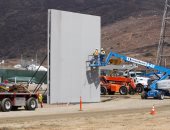 بالصور.. النماذج الأولى للجدار الحدودى بين أمريكا والمكسيك