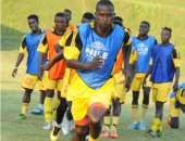 مهاجم أوغندا: لعيبة غانا "جعانين كورة".. وغياب جيان يصعب مهمتنا