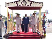 ننشر صور وضع الرئيس أكاليل الزهور على قبرى السادات وناصر بذكرى حرب أكتوبر