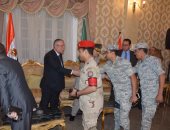 محافظ المنيا يستقبل المهنئين بانتصارات اكتوبر