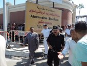 بالصور.. مدير أمن الإسكندرية يتفقد ستاد الإسكندرية خلال بيع تذاكر مباراة المنتخب