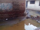 بالصور.. قارئ يشكو غرق شوارع "قرية السعديين" بالشرقية فى مياه الصرف الصحى 