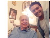 آسر ياسين ينشر صورة مع جده "فؤاد" أحد أبطال حرب اكتوبر