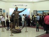 بالصور.. المئات يزورون المتحف الحربى ببورسعيد احتفالا بذكرى نصر أكتوبر